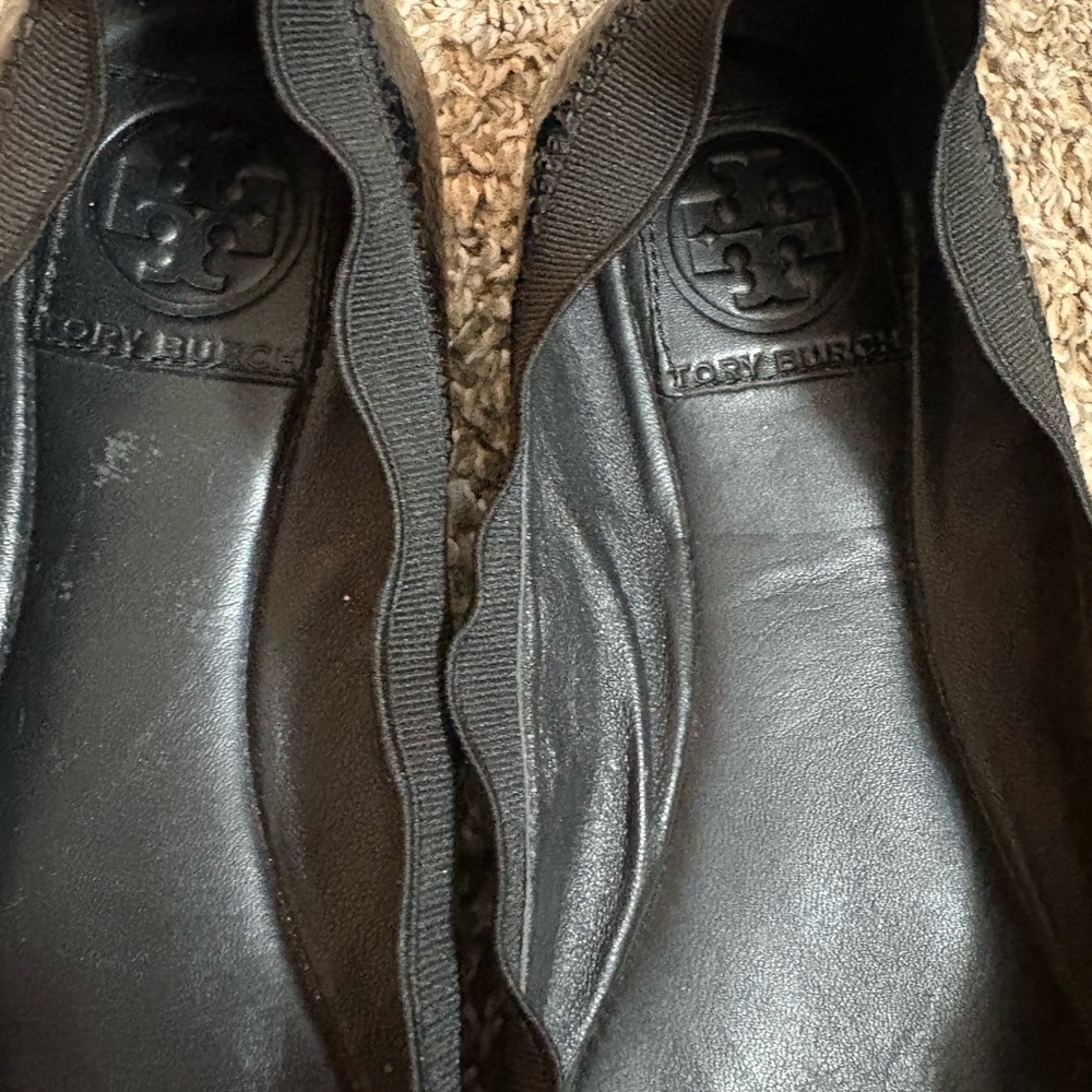 Tory Burch Shiny Black Flats with Gold Logo - Picture 9 of 9